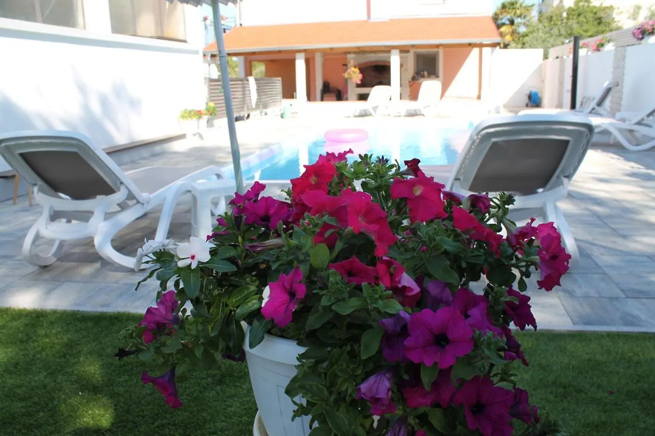 Anai Serenity Apartment , Private Heated Pool And Hot Tub Sukosan