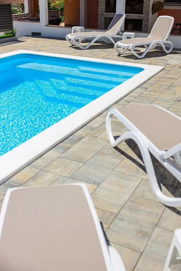 Anai Serenity Apartment , Private Heated Pool And Hot Tub Sukosan