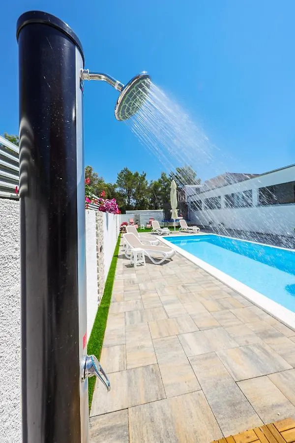 Anai Serenity Apartment , Private Heated Pool And Hot Tub Sukosan Croatia