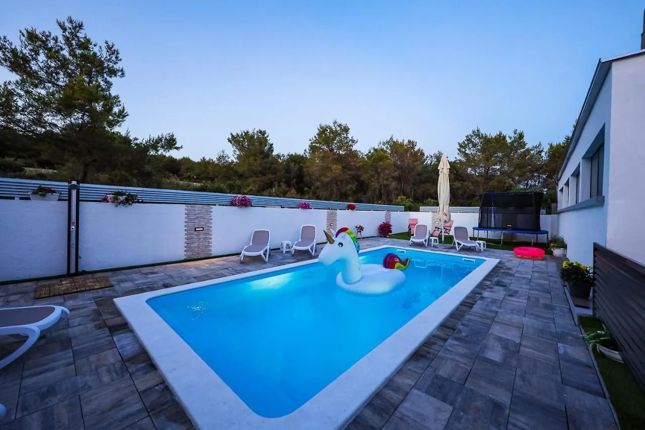 Anai Serenity Apartment , Private Heated Pool And Hot Tub Sukošan