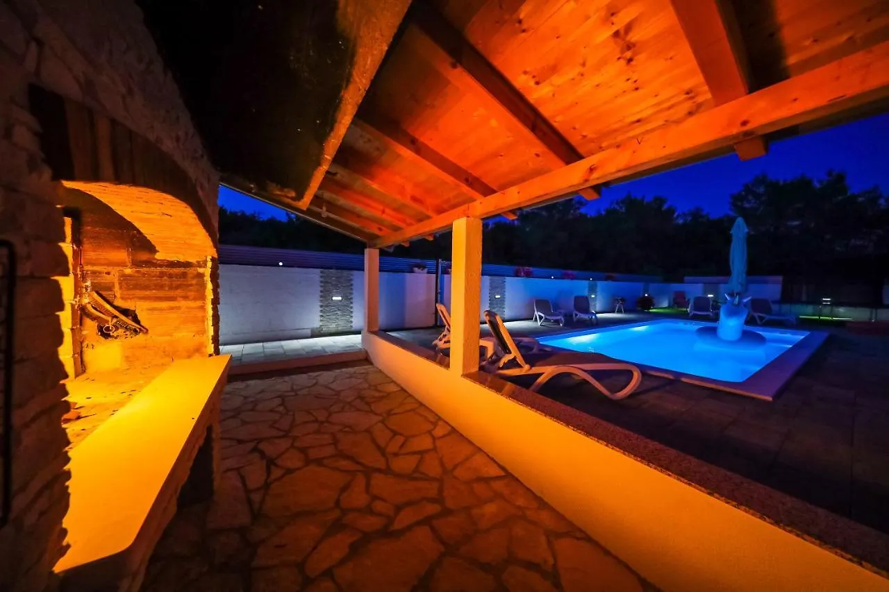 Anai Serenity Apartment , Private Heated Pool And Hot Tub Sukošan